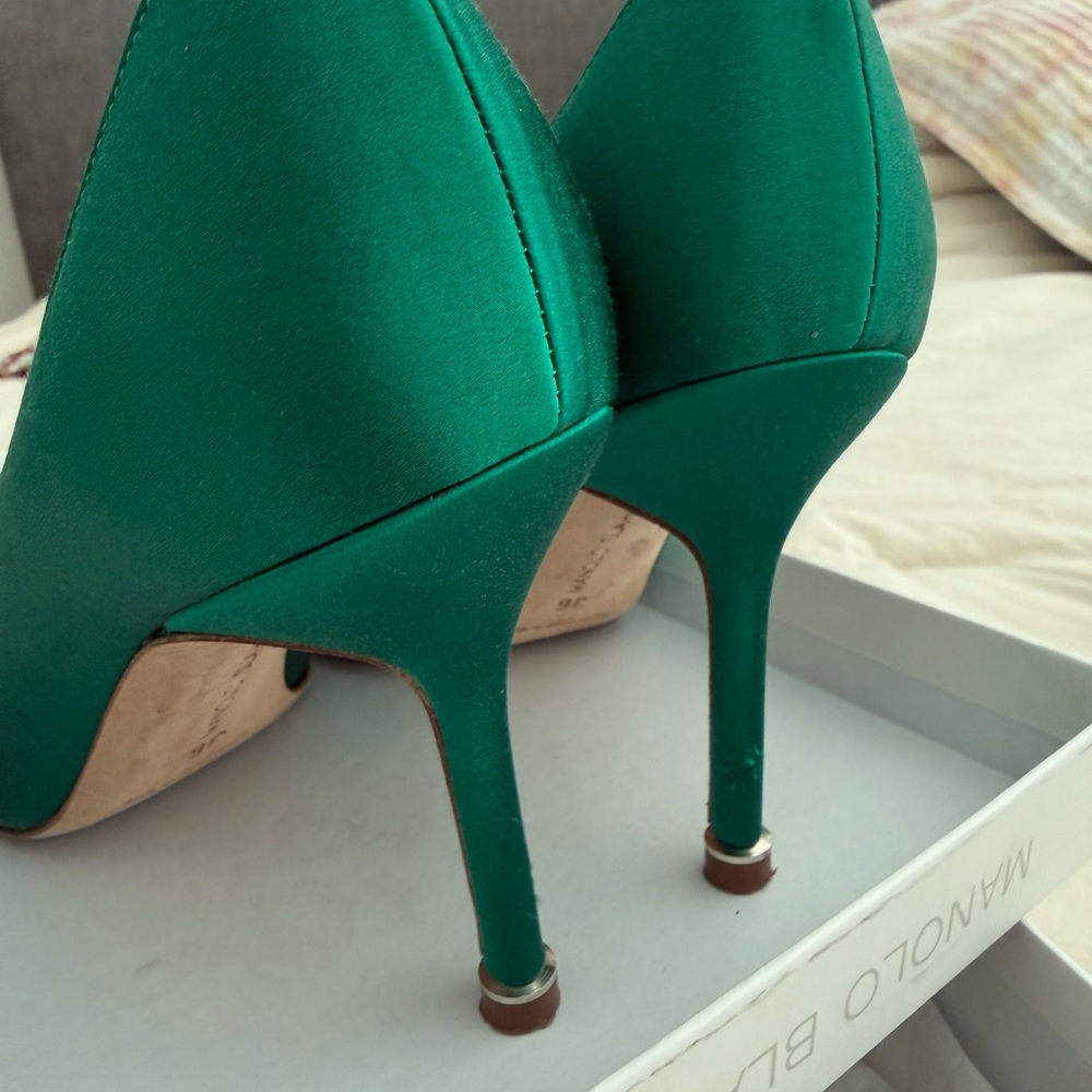Manolo Blahnik Green Satin Pumps - Picture 5 of 12
